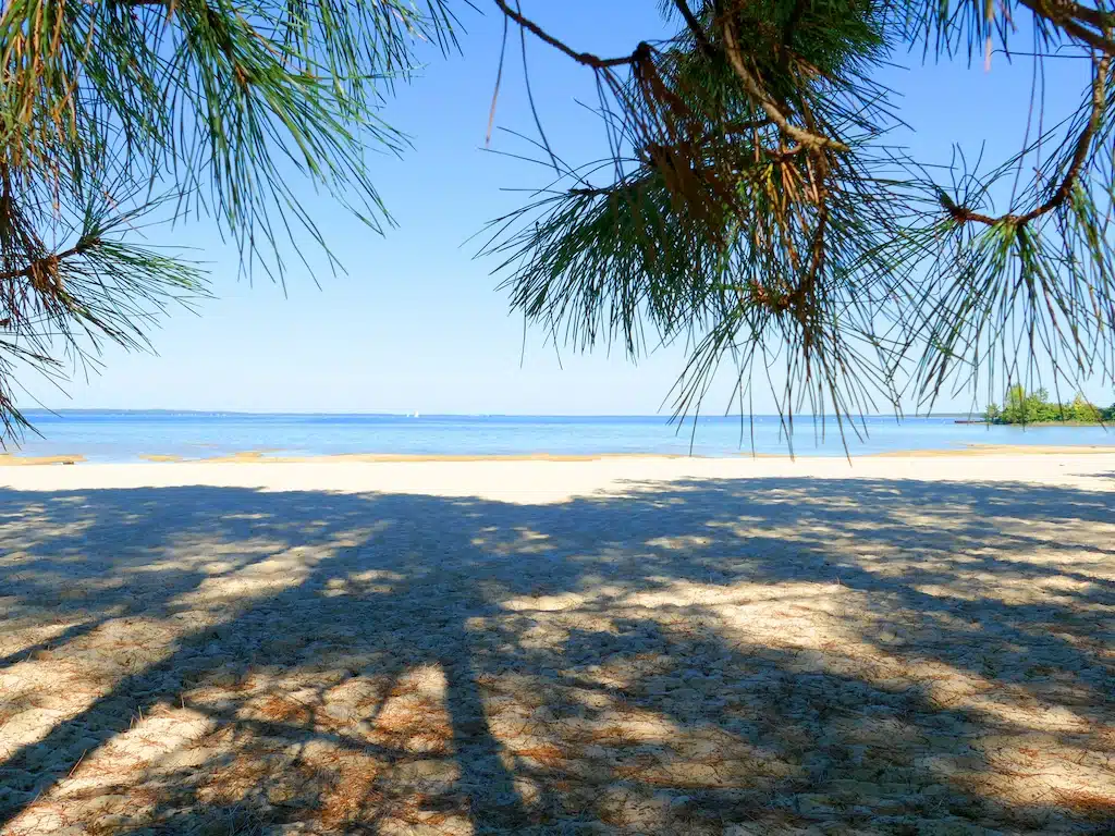 Camping en bord de lac de Biscarrosse.